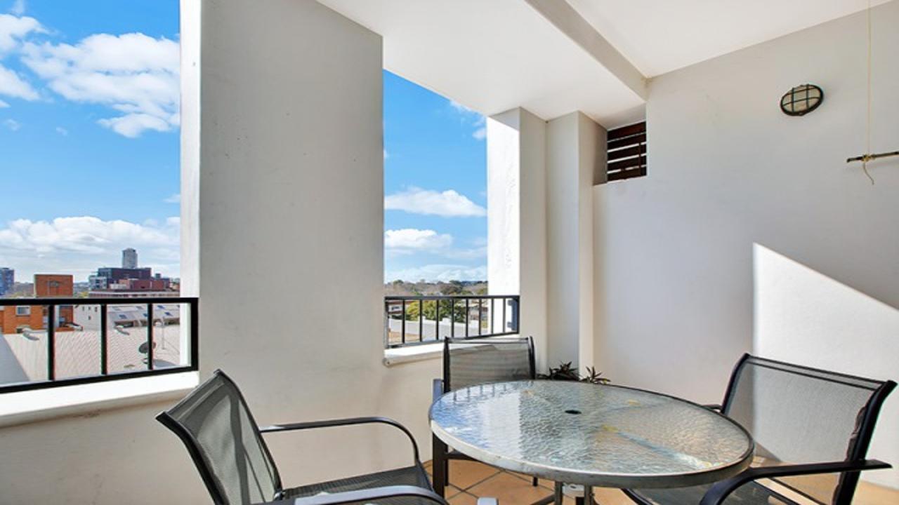 Apartment at Cooper St