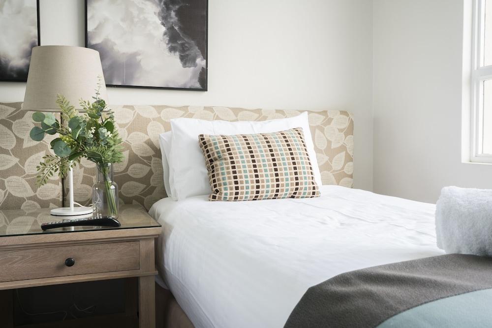 Harbourside Apartments 1