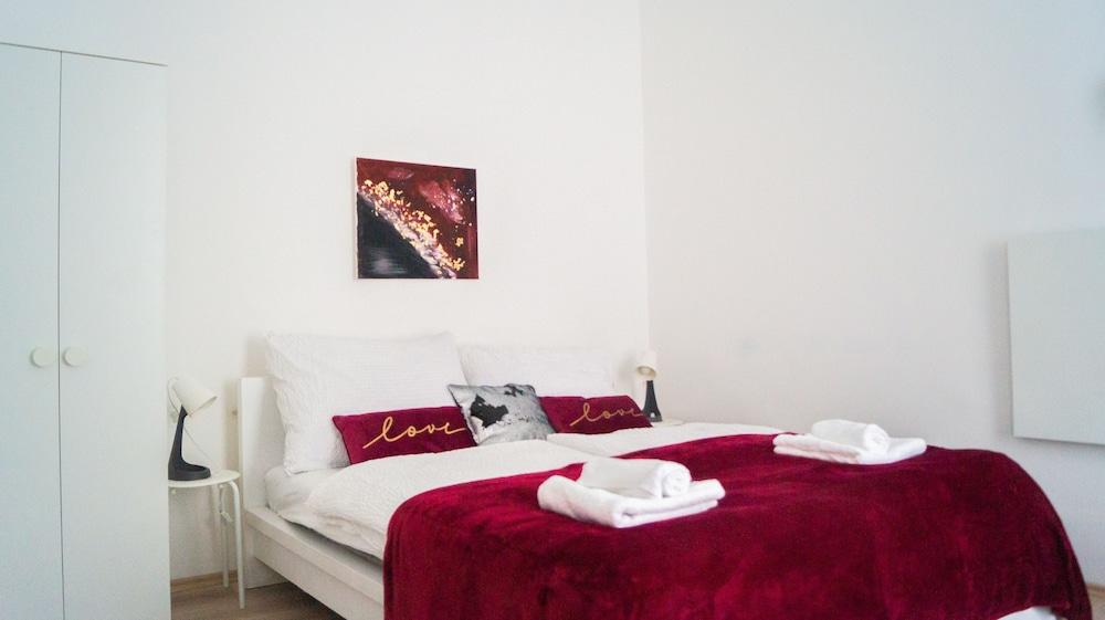 Modern Apartment Wiener Stadthalle 2 1