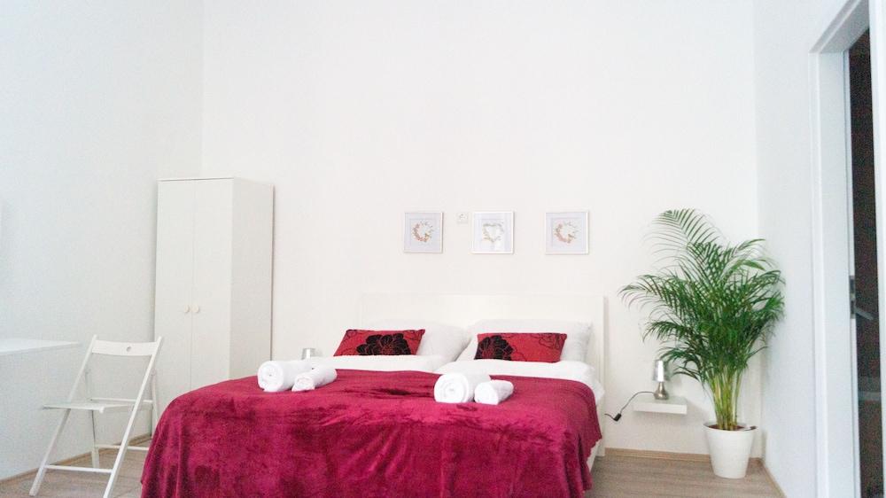 Modern Apartment Wiener Stadthalle 1 1