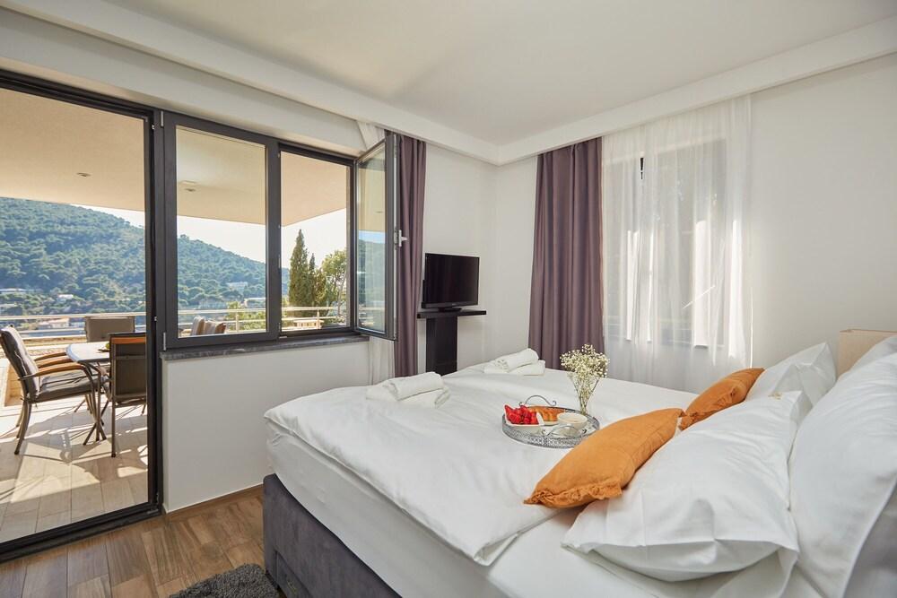 Dubrovnik Deluxe Blue Bayou 1