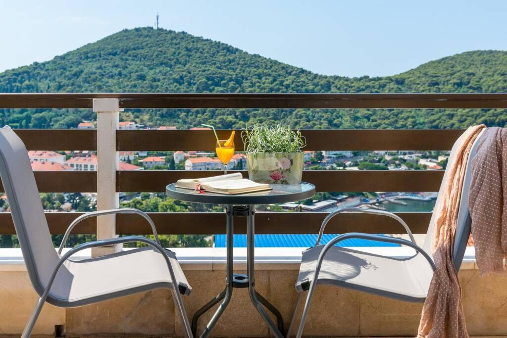 Mihaela & Brigita Bayview Studio Apartments 1