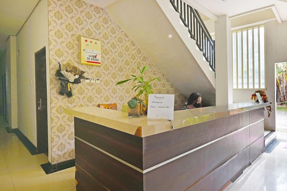 Capital O 91405 Hotel Lavarta 1