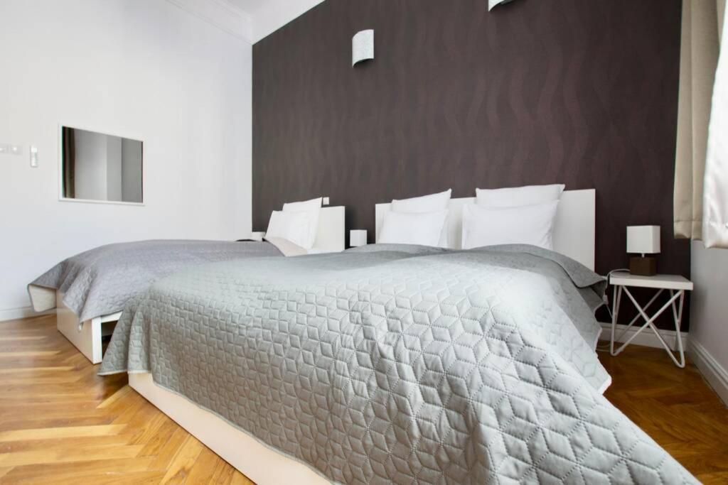 Premium Apartment by Hi5-Vaci Str. 3 Bedroom (218) 2