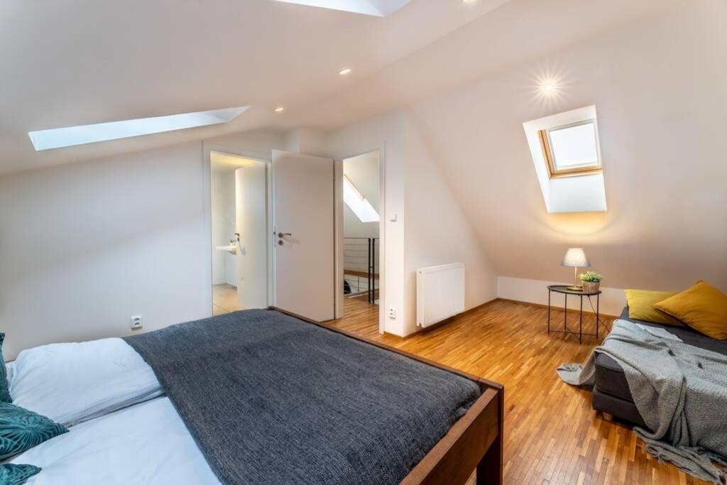 Beatiful Žižkov Home 2