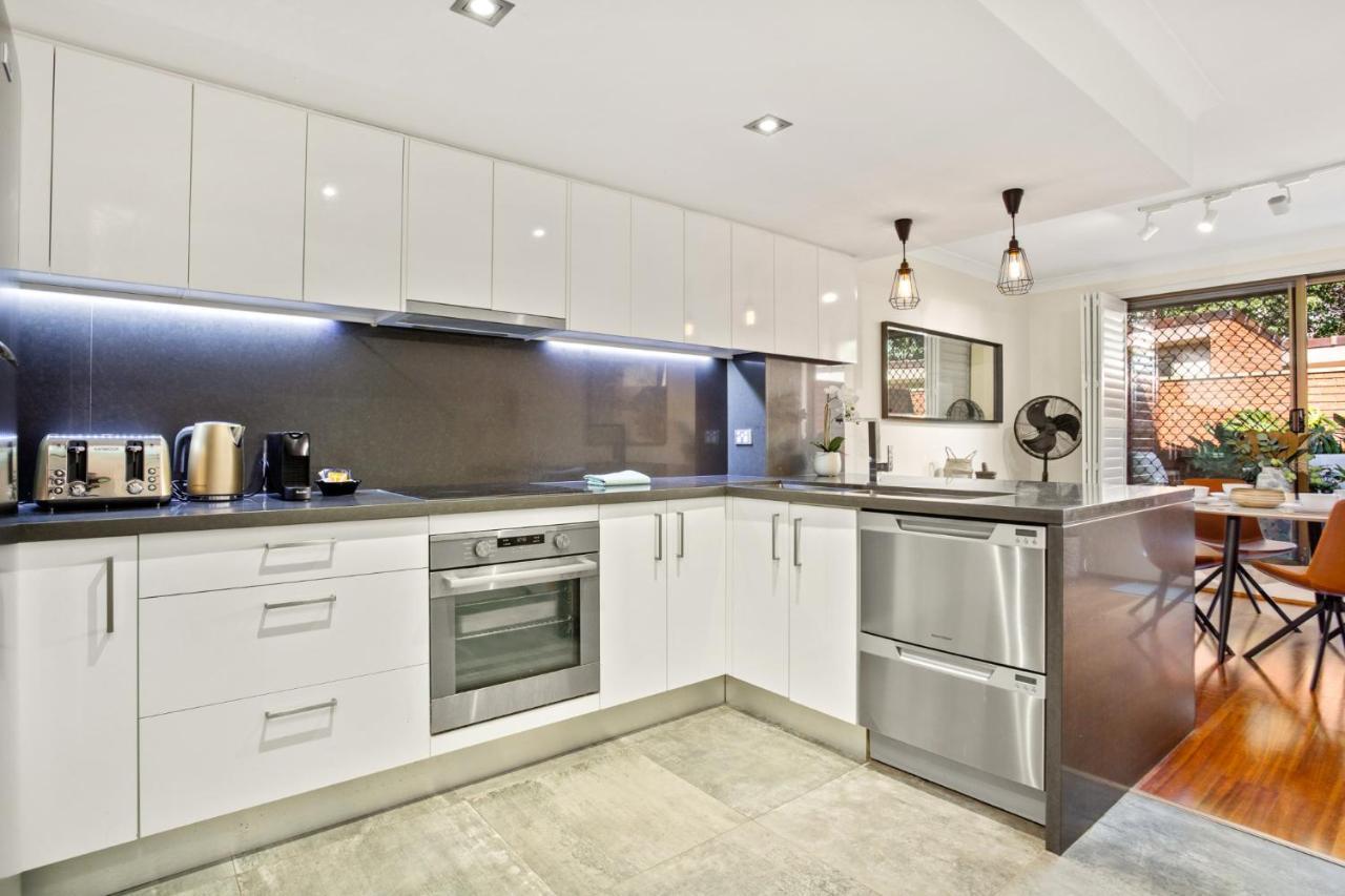 Elegantly Modern 2-Bed in the Heart of Chippendale 1