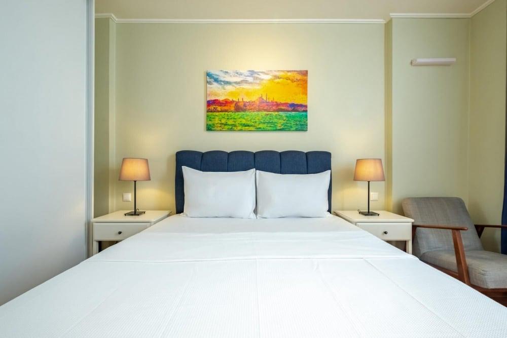 Flat with Backyard Near Taksim Square in Sisli 1