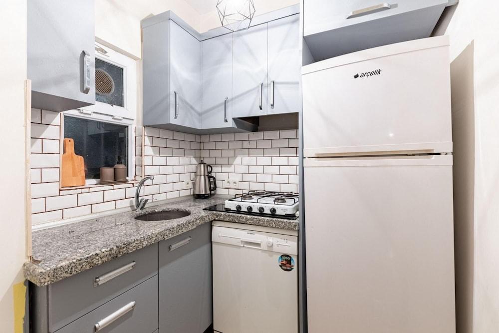 Modern Flat 5-Min Walk To Taksim Square in Beyoglu