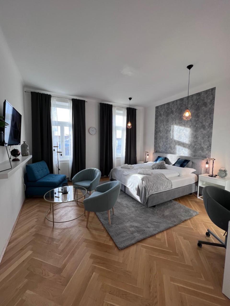 Delightful 1 Bedroom Near Schonbrunn And Westbahnhof with Big Porch