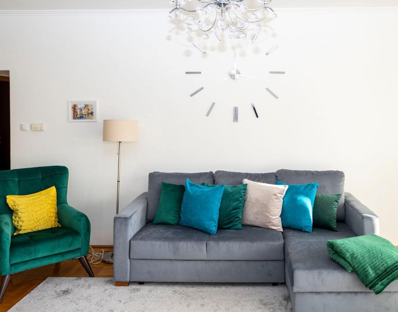 Rossalini Apartment with Free Parking 2