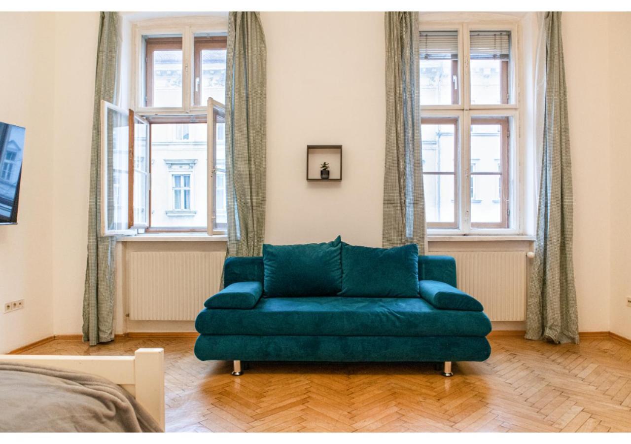 Deluxe 3br Apt. Wiener Stadthalle - Suitable for Longstays 1