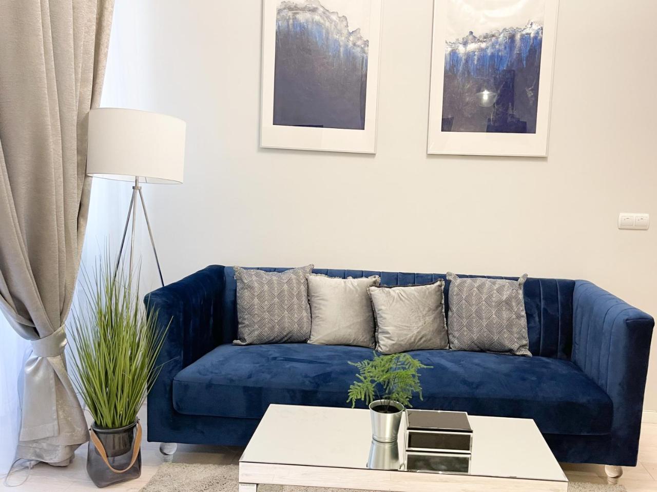 Downtown Deak-Ferris Wheel Luxury Home 2