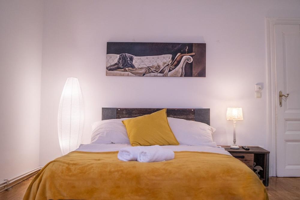 Vibrant Apartment Near Downtown