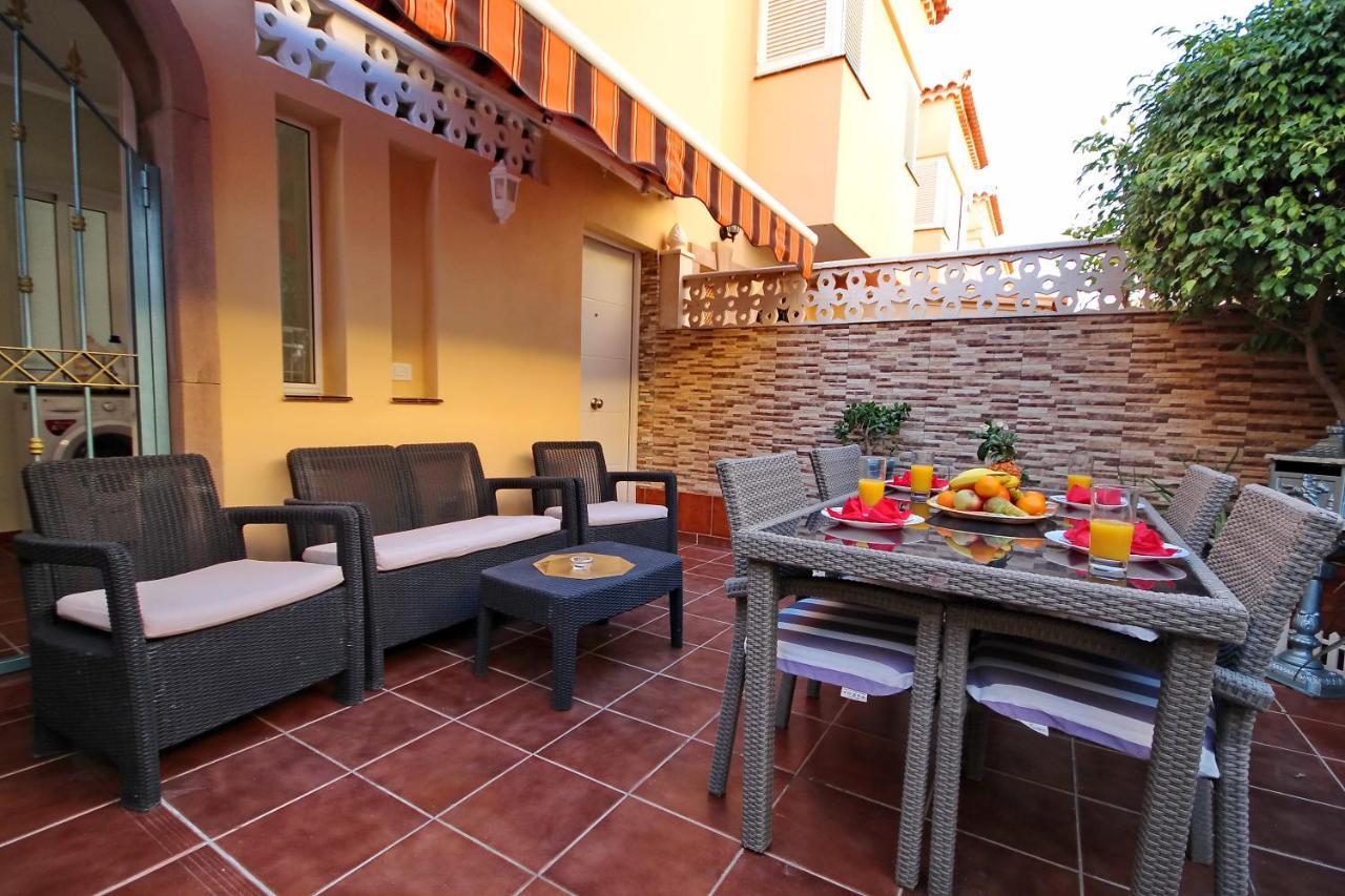 Cozy Townhouse with Ocean Views in Costa Adeje 1