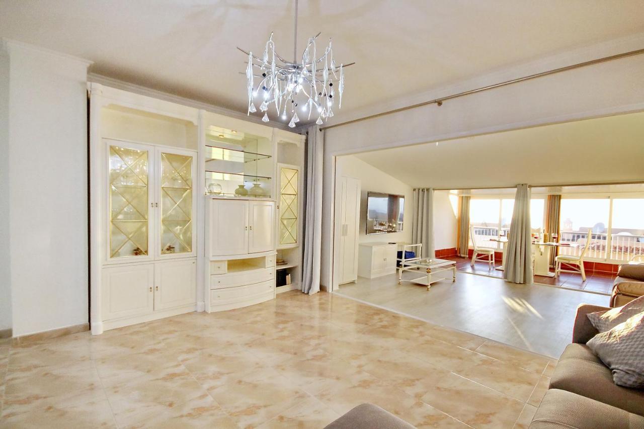 Cozy Townhouse with Ocean Views in Costa Adeje