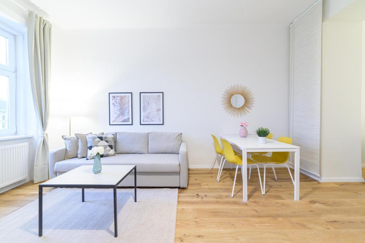 Beautiful Apartment in Vienna's Heart 1c 2