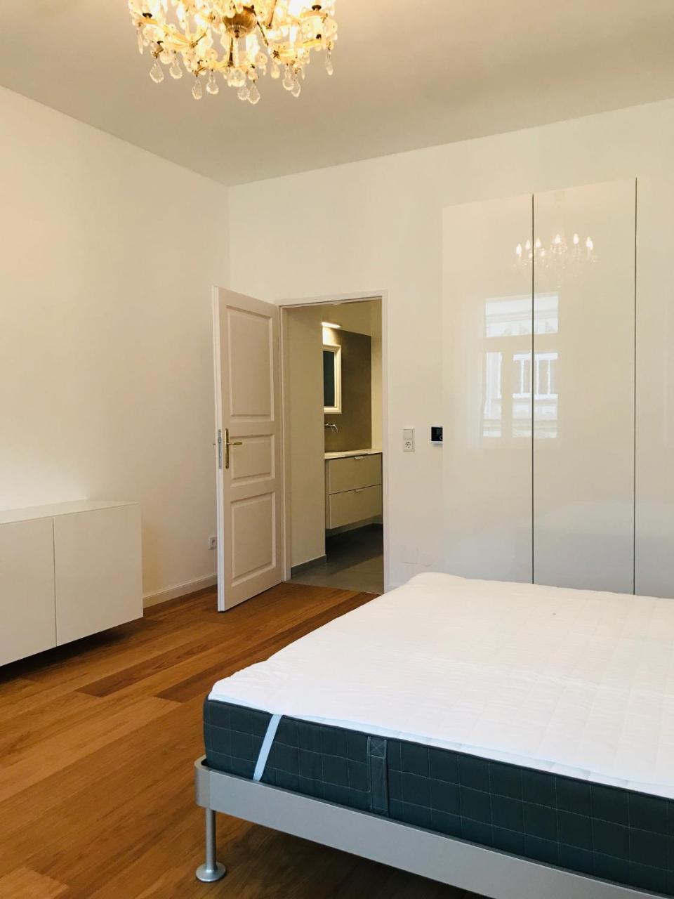 Completely New Renovated, 4th Floor, Floor Heating, French Balcony 1