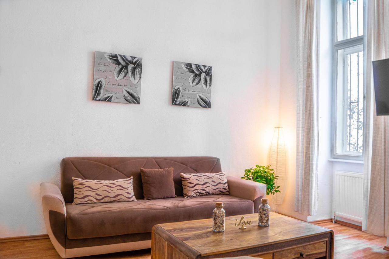 Chic Apartment- Suitable for Longstays in Lockdown