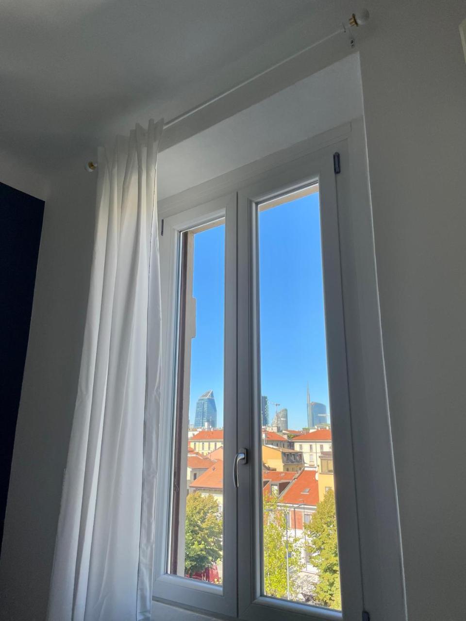 The Painting Apartment. a Central And Lovely Apartment in Milan 1