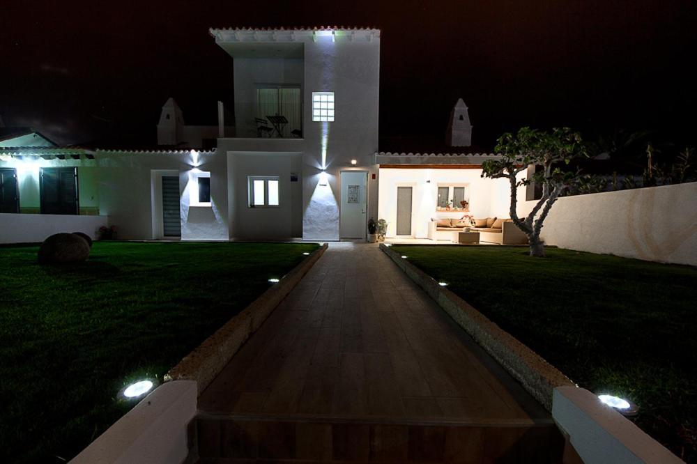 White House - Piro (Adults Only) 1