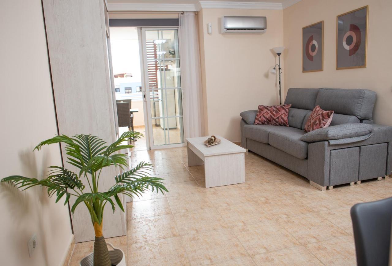 Apto Isa: Amplio Y Acogedor Apto de 75m Con Terraza, Aire Acondicionado Y Parking Gratuito 2