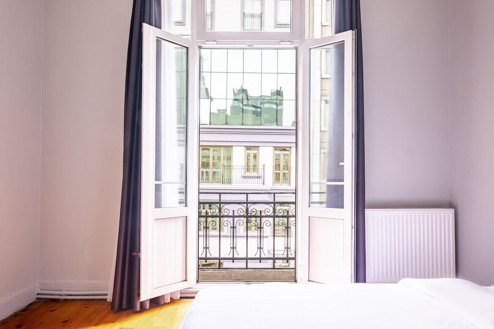 Refreshing And Central Apartment in Beyoglu 1