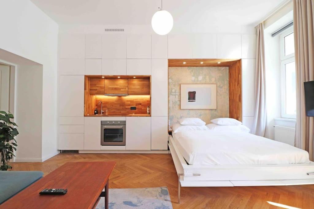 Smart Apt Mit Balkon Am Augarten Park Nahe Zentrum 1