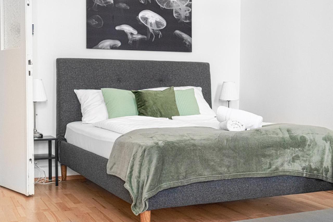 Modern 2br Apt. Perfect for Long And Short Stays