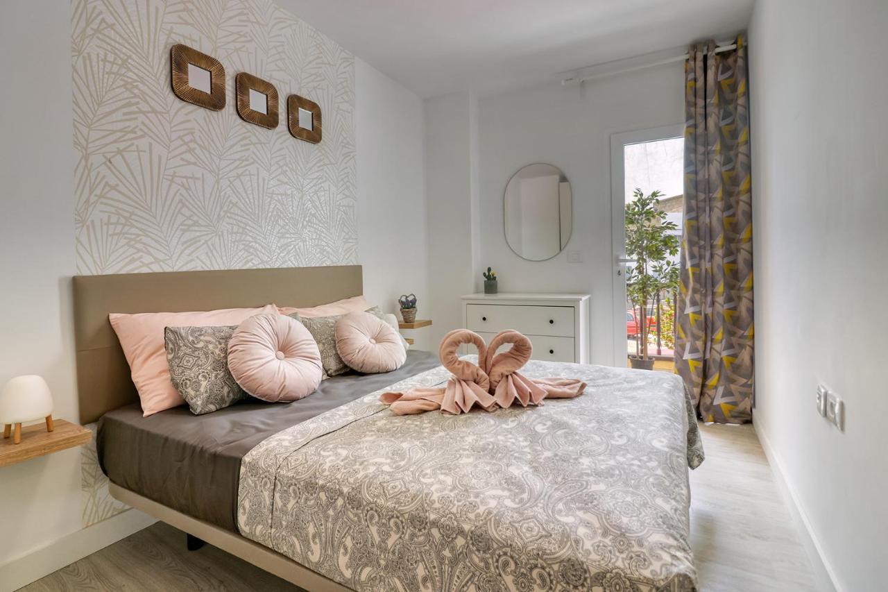 Cozy Main Square And Beachfront 3-Bedrooms Apartment