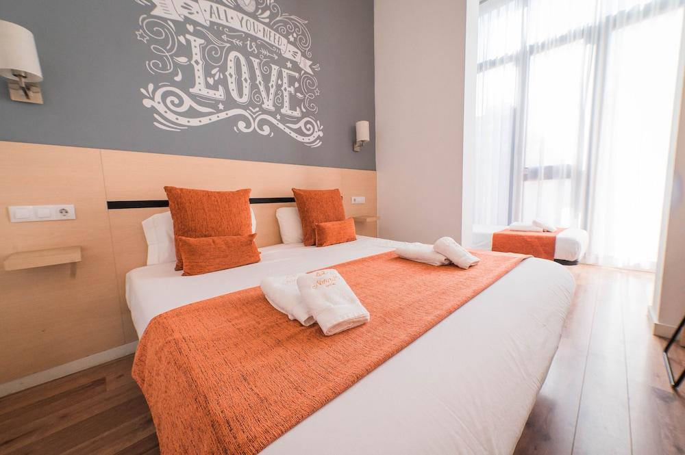 Natura Barcelona Hostal (Adults only)