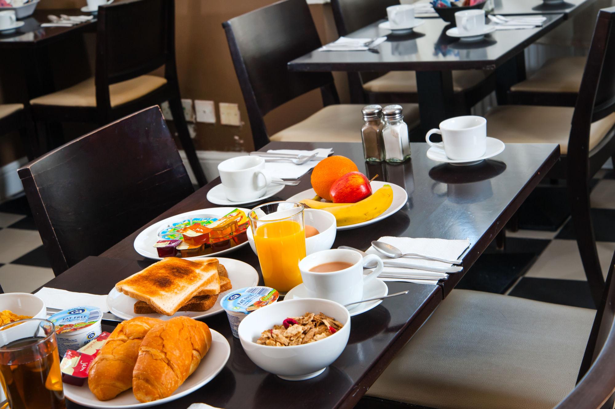 The Crescent Hyde Park (Adults only) 2