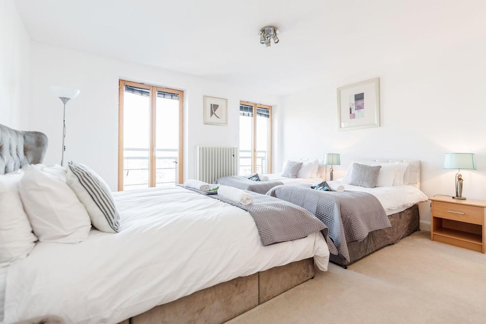 Premium London Excel Apartment 2