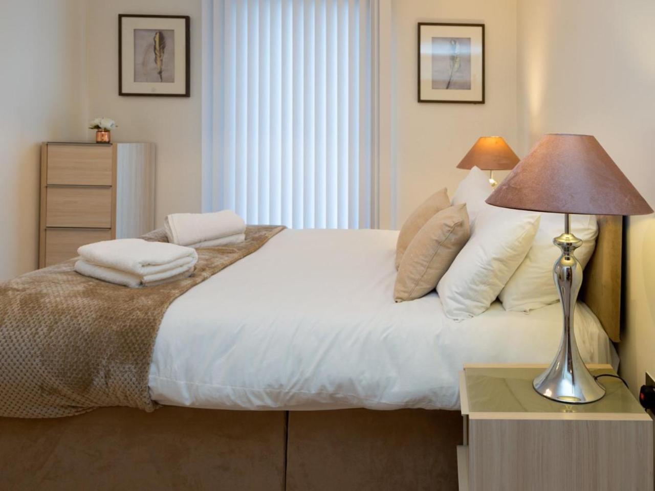 Central Tower Bridge Apartment 1