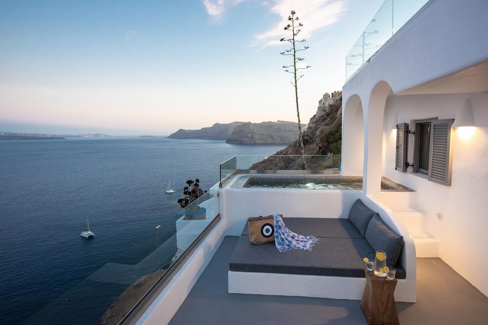 Virginia's Cave Villas (Adults only)