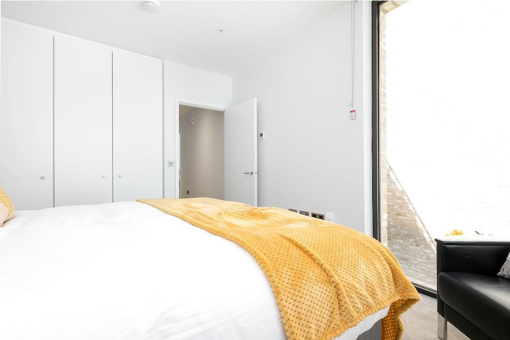 Lt Greenwich 3 Bed Townhouse 2