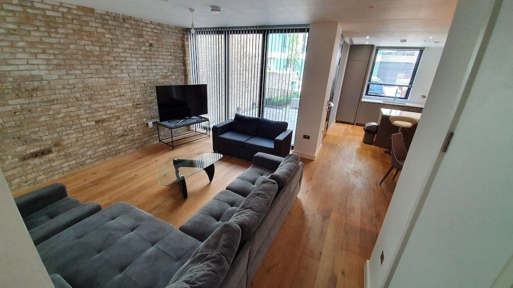 Luxury London. O2 Greenwich Sleeps 8-10