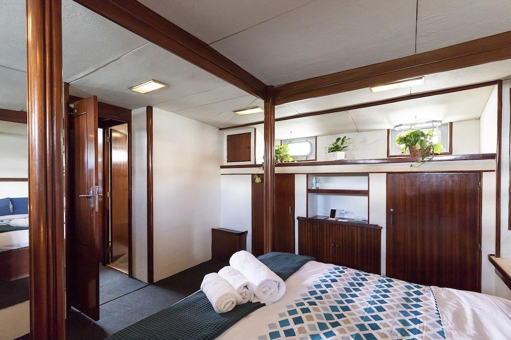 Luxury Boat in Port Forum 2