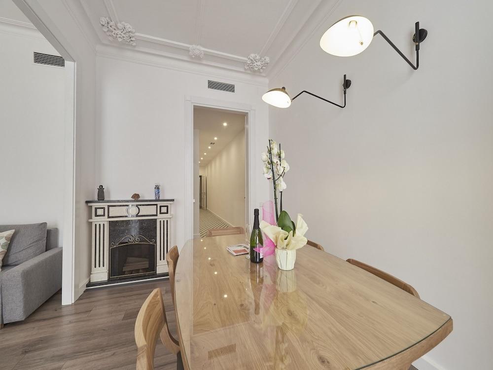 Barcelonaforrent the New Central Apartment