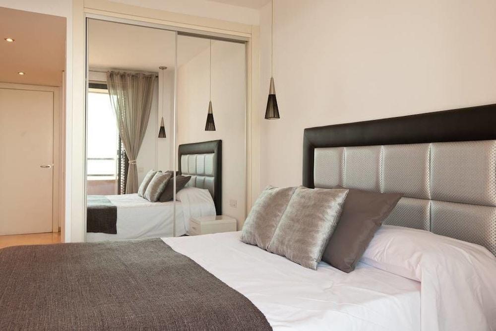 Akira Flats Diagonal Mar 2