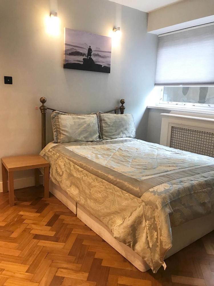 Clarendon Place Apartment 1