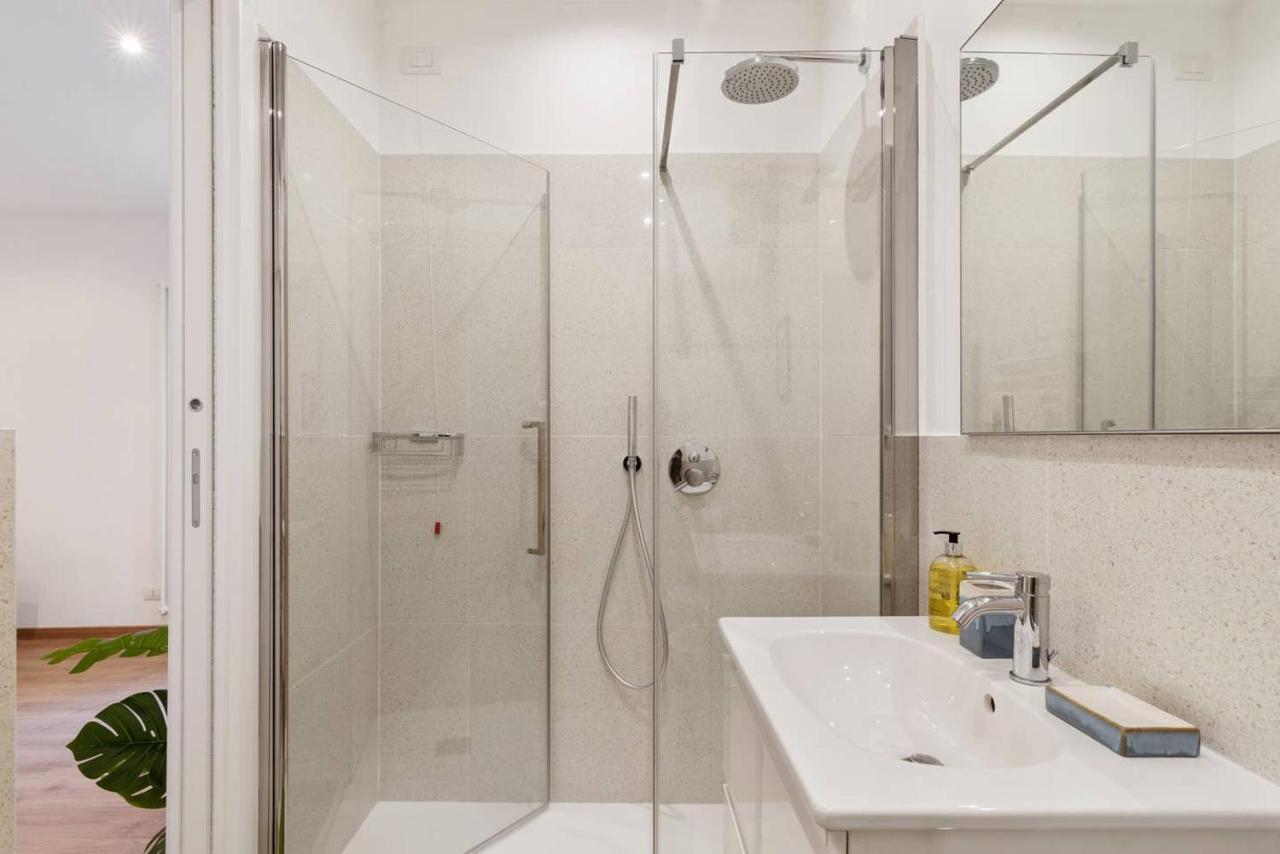 Amazing Studio with Botanic Touch in the Center 1