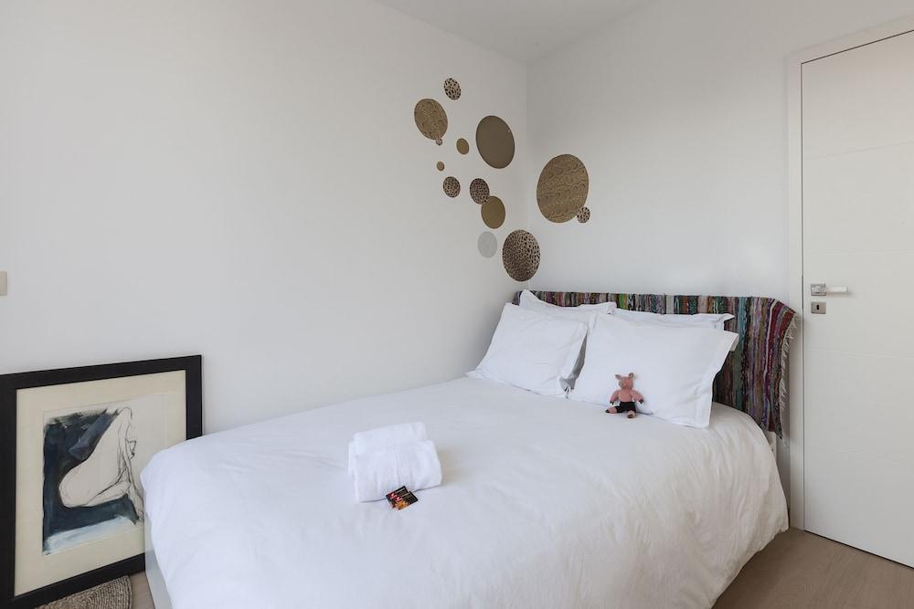 Unit 6 - Colorful Smart Home Triplex Private Garden & Parking 1