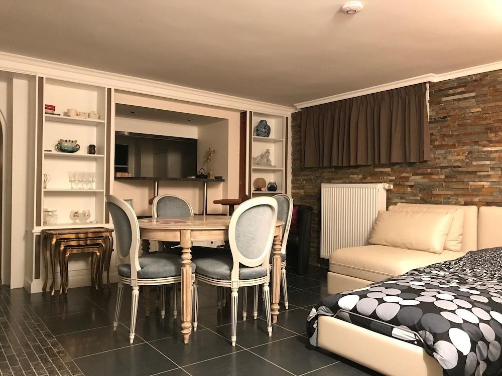 Exclusive Flats Studio Swimming-Pool 1