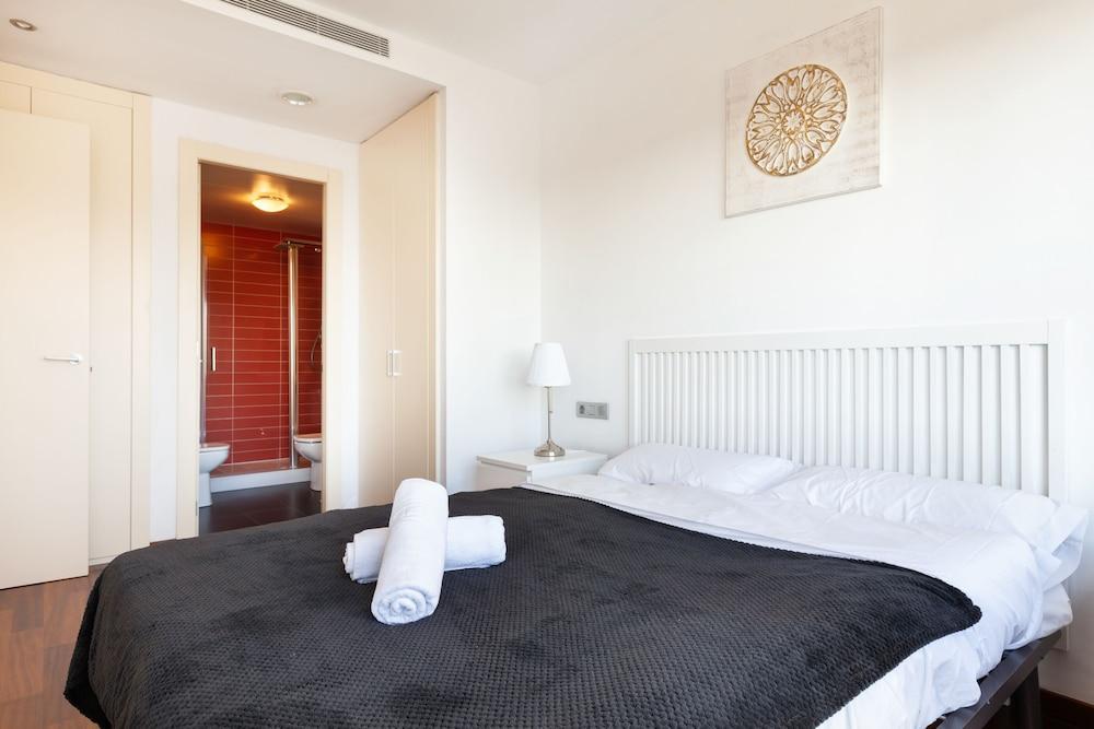 Akira Flats Port Forum 1