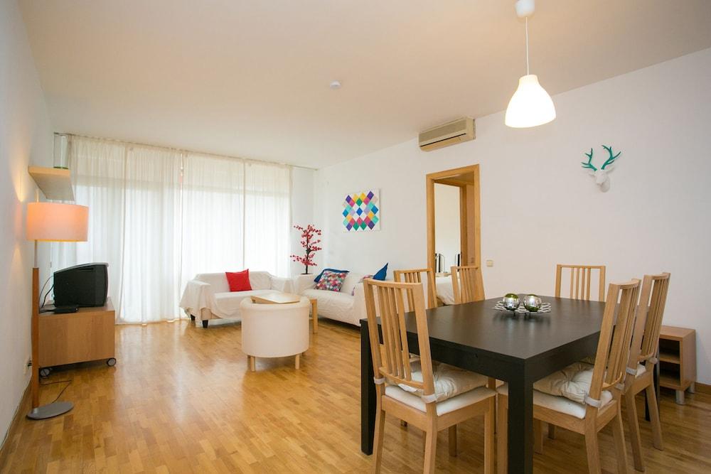 Sagrada Familia Apartment with Private Terrace