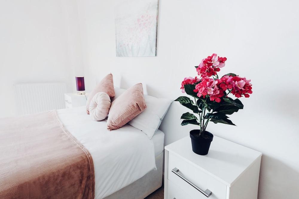 Royal Modern Apartment 1