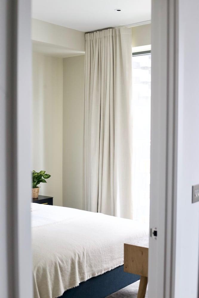 London Islandic One Excel - O2 - Parking 2