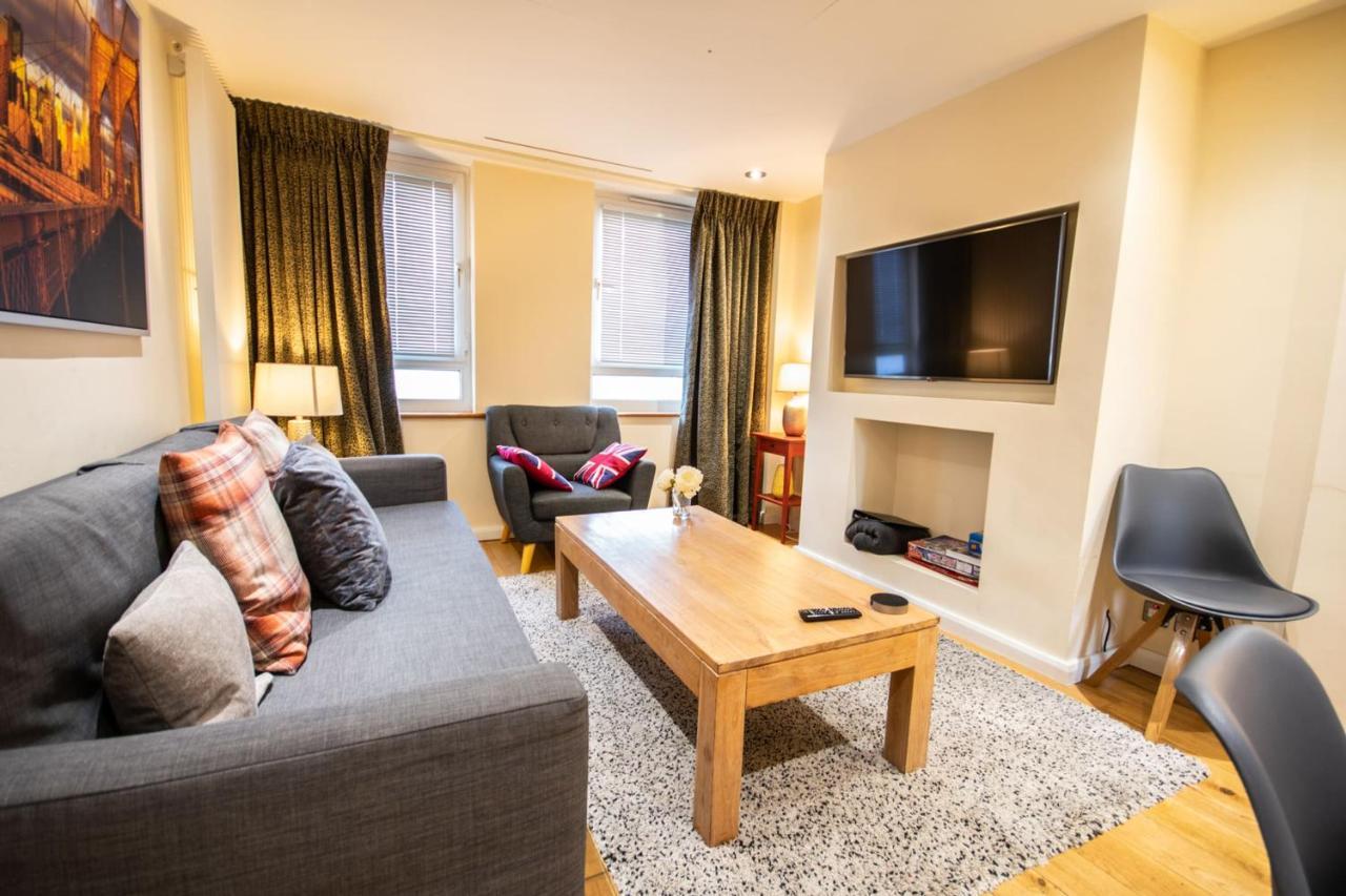 Tower Bridge 2br Apartment for 6 with Terrace 1