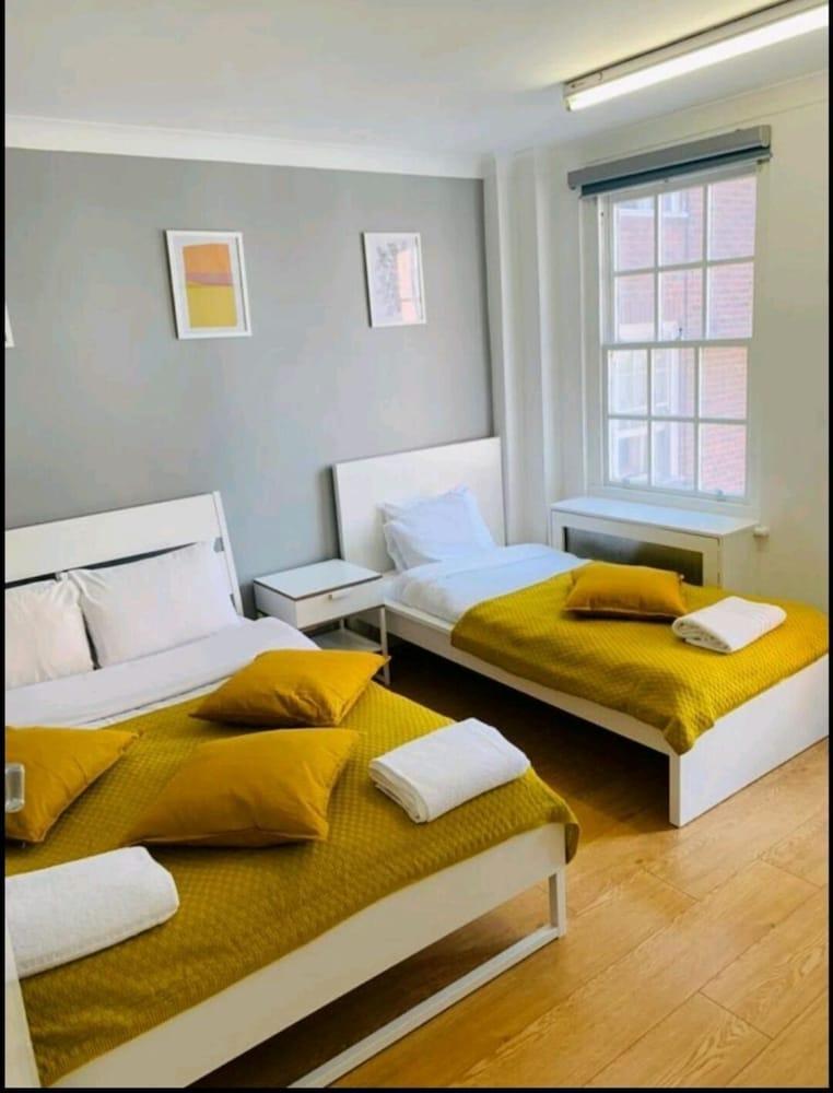 Studio in Central London Oxford St 1