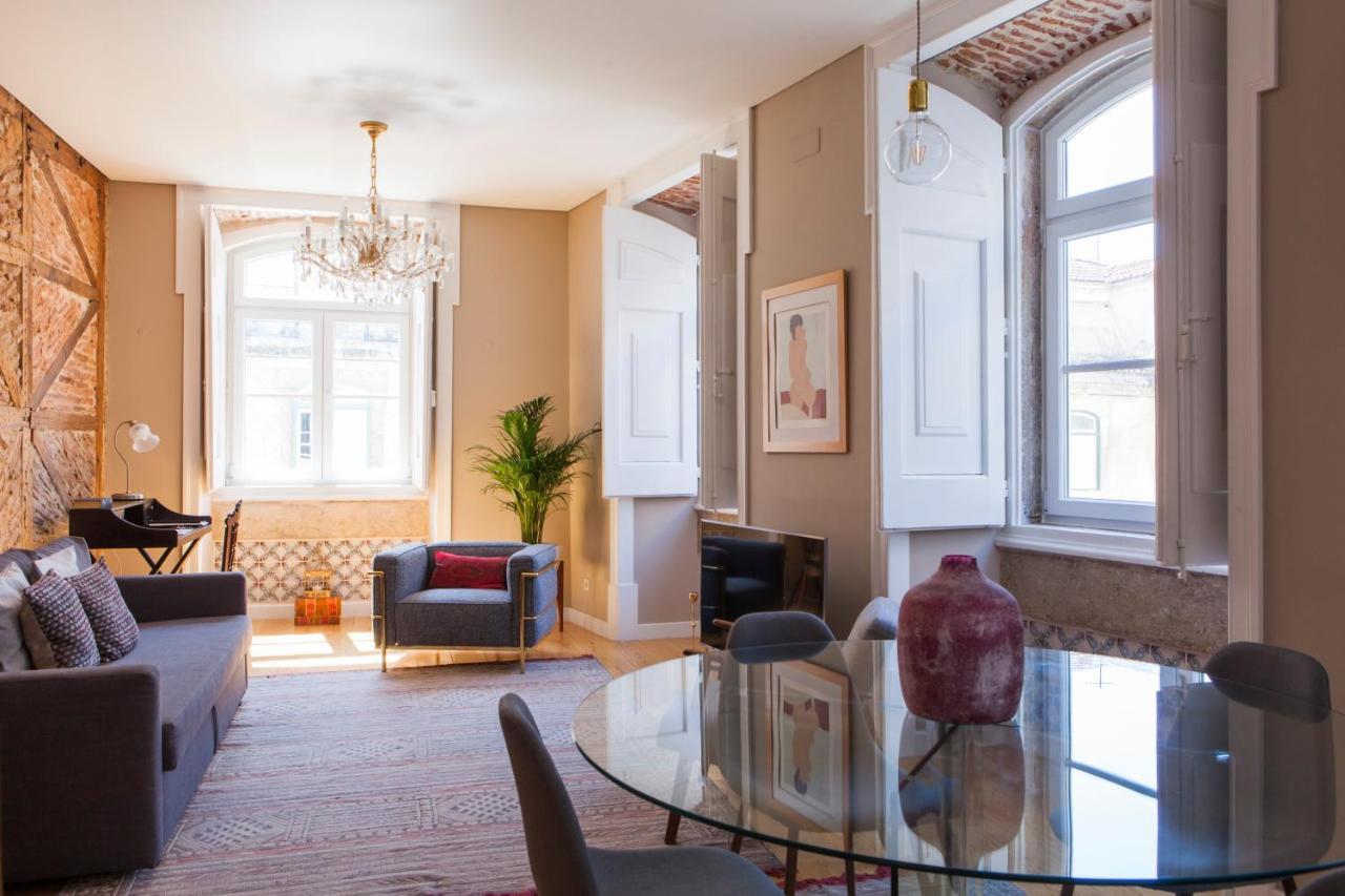 Alfama Baixa Spacious And Bright Apartment Blends the Historic And the Contemporary 2 Bedrs & 2 Bathrs AC 18th Century Building 1